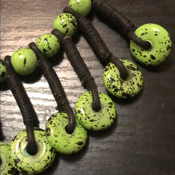 Green beaded speckle necklace - Picture 2 of 4